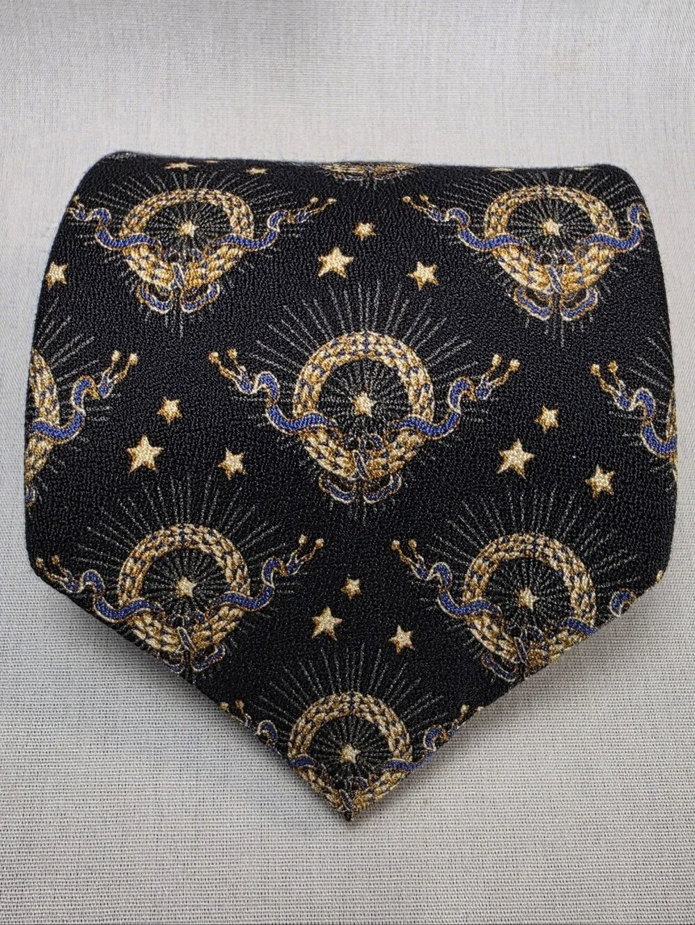 Metropolitan Museum of Art Black Gold Crest Star Silk Tie 57x4